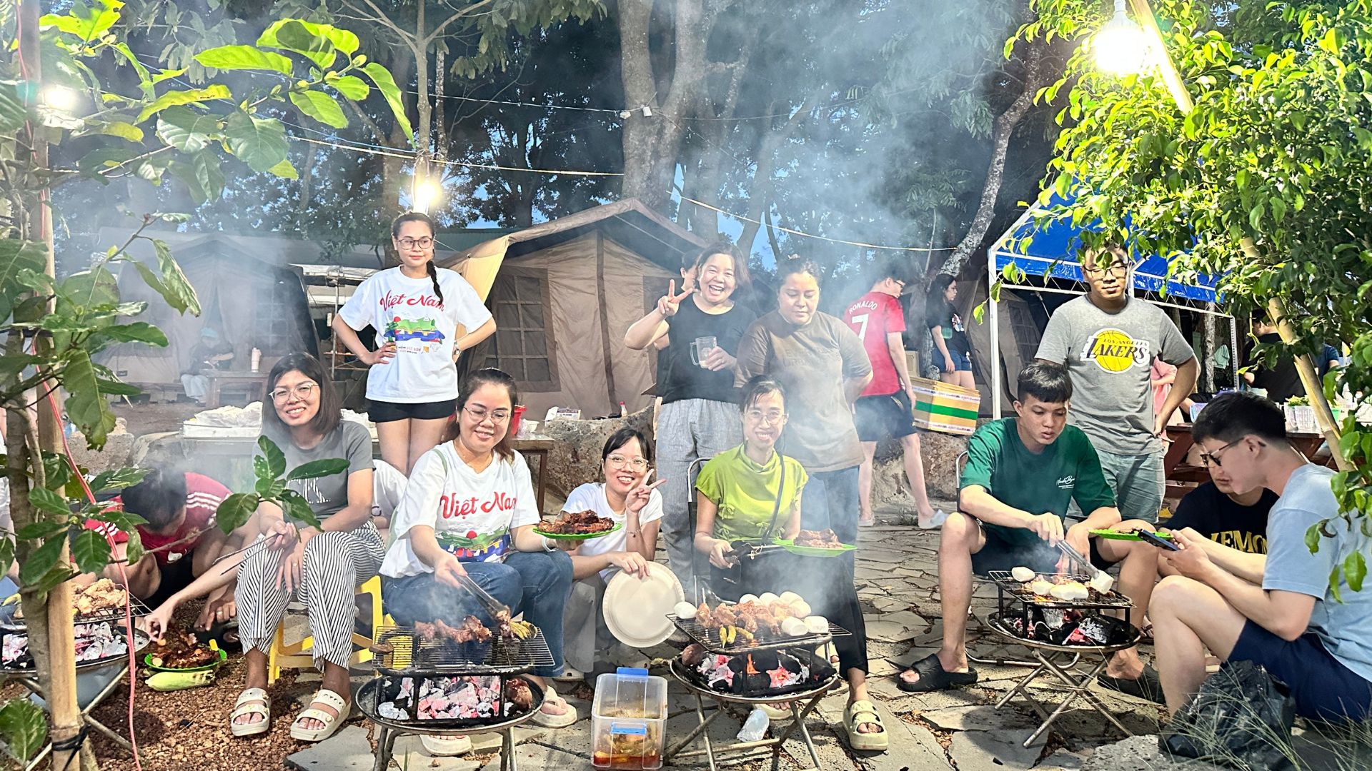 Cùng nhau tận hưởng thời gian thư giãn giữa thiên nhiên và bếp lửa